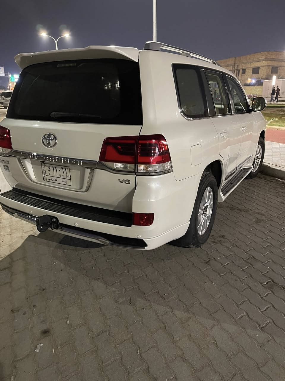 لاندكروز بريم موديل 2017 كفاله رقم بغداد ماشيه 133 كيلو  6 سلندر مكان البصره السعر 5 شدات ***********
