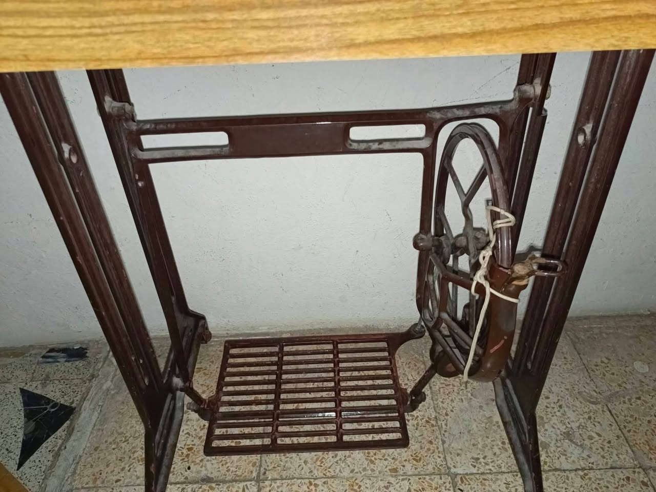 مكينه خياطه فراشه حمامه فلاندوف  اصليه قديمه عمرها 60 سنه مع الميز شرط شغاله وشرط الفحص سعرها 125


**إذا كنت صاحب هذا الإعلان وتريد حذفه لأي سبب، رجاءا أرسل رسالة إلى الدعم الفني**