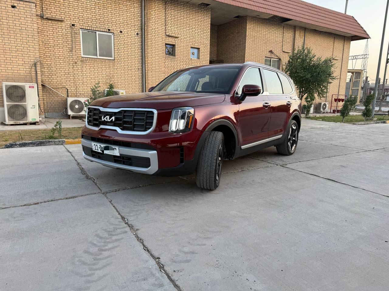 كيا تيلورايد  وارد امريكي  موديل 2023
•الضرر:  واضح بالفيديو و بيها صبغ 2قطع شركة باميركا ارباك دركة ودشبول وبردة جهة اليمين

•المواصفات :
▪️السيارة: كيا تيلورايد S برغندي
▪️المحرك: 3.8L (ستة سلندر)
▪️العداد: ٥٠ الف ميل
▪️بصمة تشغيل عن بعد
▪️خاصية تحديد المسار
▪️رادار امامي للتوقف التلقائي
▪️حساس خلفي 
▪️حساسات و رادارات الاجتياز الجانبية 
▪️تدفئة الكشنات المقدمة
▪️السيارة 7 راكب
▪️اربع قطع تبريد مع مكان شاحن موبايل امامي خلفي
▪️سستم صوت
▪️المقاعد الخلفية منفصل ملكي
▪️تحكم ستيرن جهتين بلوتوث وحاكية وكروس سرعة وتحكم صوت 
▪️شحن موبايل لاسلكي
▪️نظام كار بلي 
وبيها بعد مواصفات 
**ملاحظة** 
مرقم كامل باسمي
السعر ٢٥٠ بيها مجال
 
للاستفسار اكثر الاتصال او واتس***********
