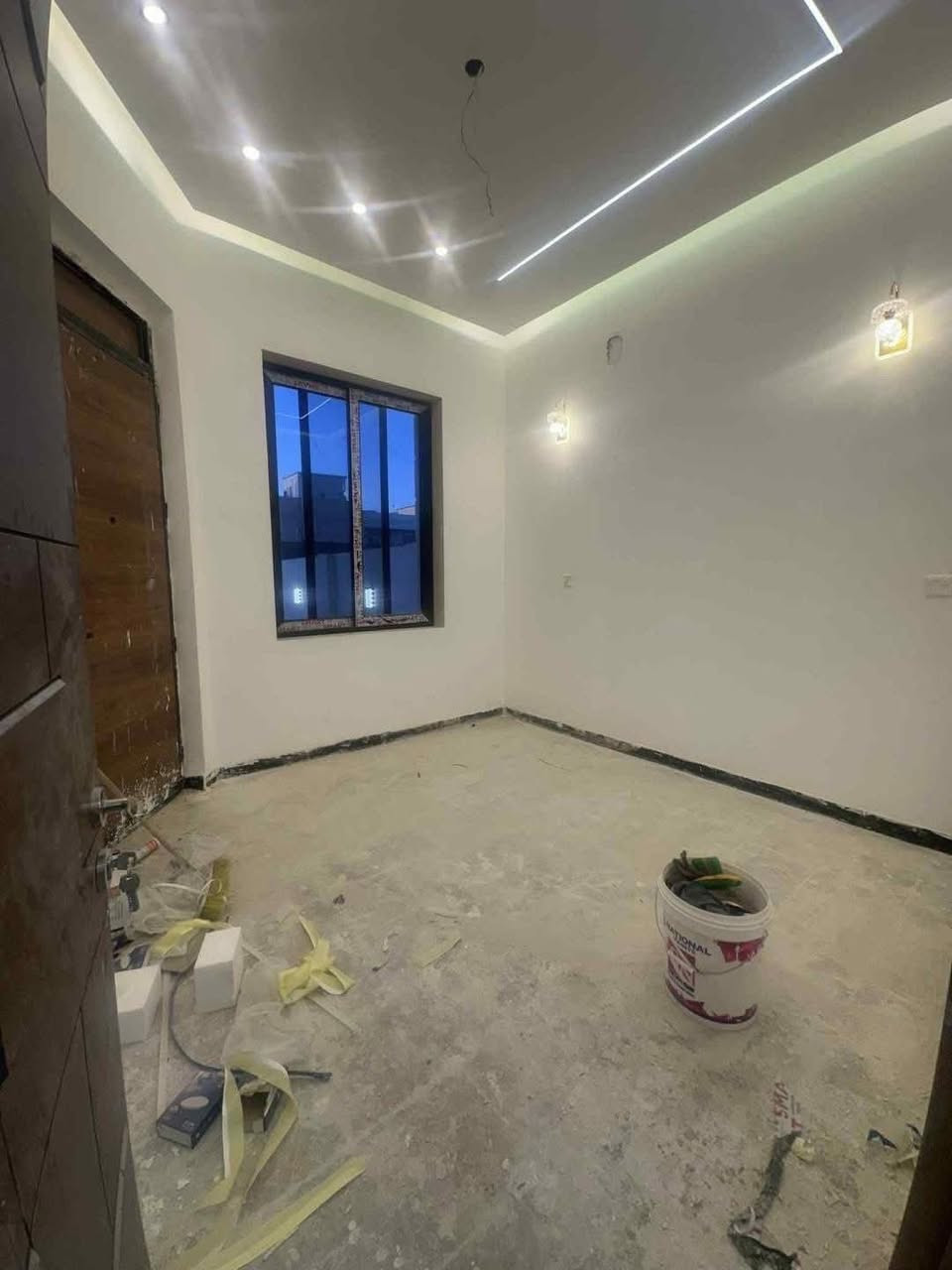 💎 للإيجار في السيدية 💎
📢 منشور رقم: ((608))
🏠 مكتب المتحدة للاستثمار العقاري
بيت ٥٠ متر للأيجار زيرو مودرن 
تتكون من:
•تشجير 
• ٣غرف نوم
• صالة
• مطبخ
• خدمات عدد ٢ 
💰 بدل الإيجار: مليون دينار 

📞للاستفسار:☎️ ***********
