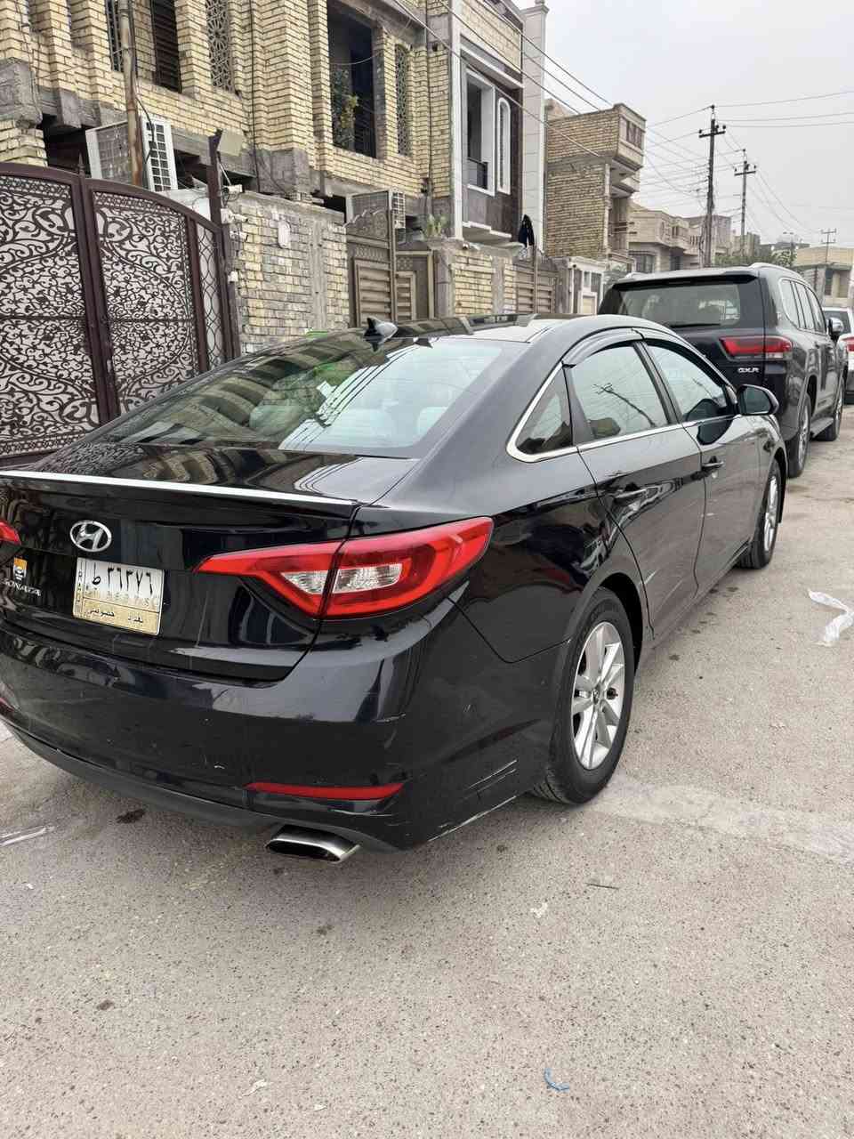 سوناتا للبيع موديل ٢٠١٦ وارد أمريكي محرك ٢٤٠٠ سيارة نظيفه وجاهزه محرك كير تدفئه تبريد تخم تاير جديد كل نقص مابيها سيارة حادثها جاملغ امامي فقط مبدل ابلادي  بدون دواخل وبيها شبر بارد والباقي مكفول رقم بغداد مشروع وطني تحويل ثاني يوم سعرها ١٠٦ ورقه ومكان السيارة بغداد البلديات ***********
