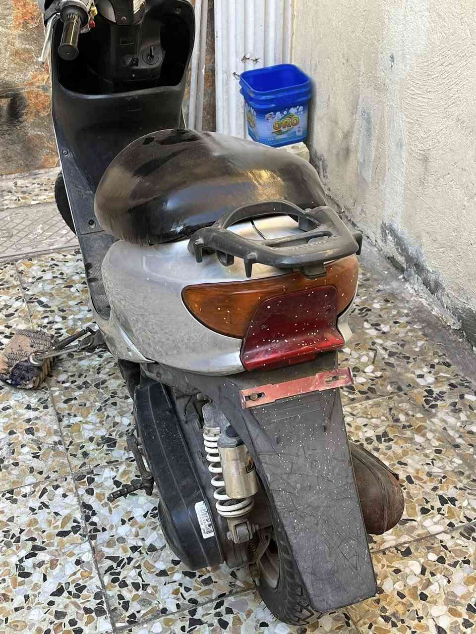 السلام عليكم دراجه عصفوريه للبيع بيها نقوصات جداً بسيطه شغاله سلف وهندر محرك نظيف كفرات نظيفه السعر 300 وبيها مجال بسيط مكاني الغزاليه للاستفسار ***********
