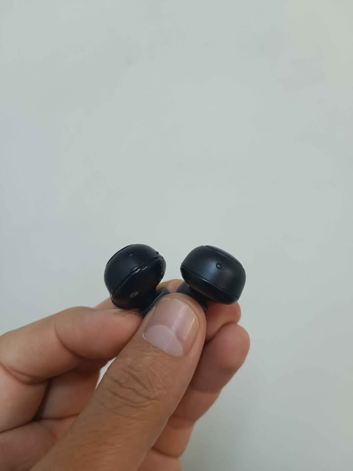 Sony WF-C500
ايربود سوني اصلي بحالة جيدة
كان فيه واير مقطوع ولحمته
الصوت رهيب كما هو معروف من شركة سوني بغداد, العراق


**إذا كنت صاحب هذا الإعلان وتريد حذفه لأي سبب، رجاءا أرسل رسالة إلى الدعم الفني**