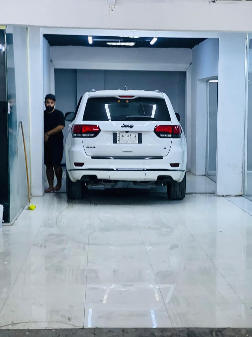 جيب موديل 2019  فول مواصفات فئة ال Sماشية 57الف سيارة جديدة مكفولة كفالة عامة صدر گير محرك حادثهة مرفق بل صور سرقة جاملغ امامي ودعامية خلفية مبدلات خليجي هن والبگلايتات بحيث السيارة صايرة خليجي  السعر 285 لل استفسار ‭٠٧٧١ ١٩١ ١١٣٦‬
