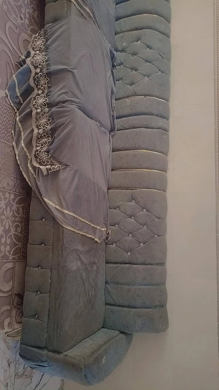 سلام عليكم تخم تسكام للبيع نضافه 75 بل 100
11مقعد السعر 125وبيه مجال العنون الشوملي خيكان 
***********
