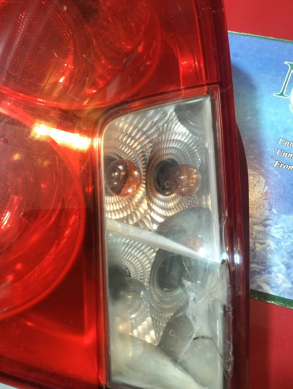 السلام عليكم للبيع جويتر عدد اثنين وبكلايت جهة اليمنه مكاني بغداد تليفون0772 418 5602
