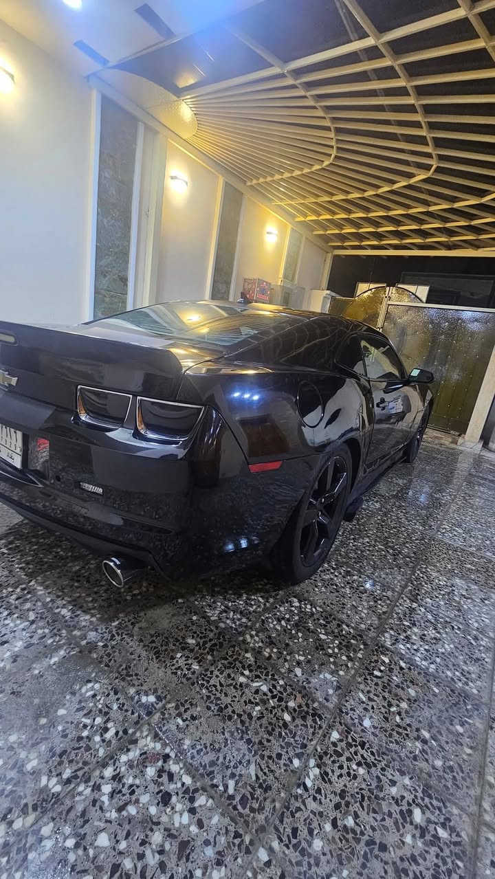 السلام عليكم
للبيع  كمارو 2010 فئه RS
محرك 3600 6v
رقم بغداد
السياره مفوله للاخير فول مواصفات 
المواصفات : 
حساسات خلفيه
الوياله تو سايز
كشنات جلد 
فتحه سقف
تحكم ستيرن شفتات 
كشنات كهرباء سائق وصدر 
كشنات تدفئه تبريد 
4 گيجات ب الحصان 
داتا شو عرض سرعه ومعلومات 
تشغيل عن بعد 
مثبت سرعه 
منضومه زينون كامله
تبريد ثلج 
تخم تاير جديد تويو
حادثها باب عكس السايق بامريكا وهنا طخات خفيفه مصبوغه حزام 

السياره مثل ما موجوده ب الصور وبعد احلى ما متعبها وايدي بيها كفاله كير ومكينه وتبريد

سعرها بلاش 75 
العنوان واسط قضاء الصويرة
موجود واتساب 
 ***********
