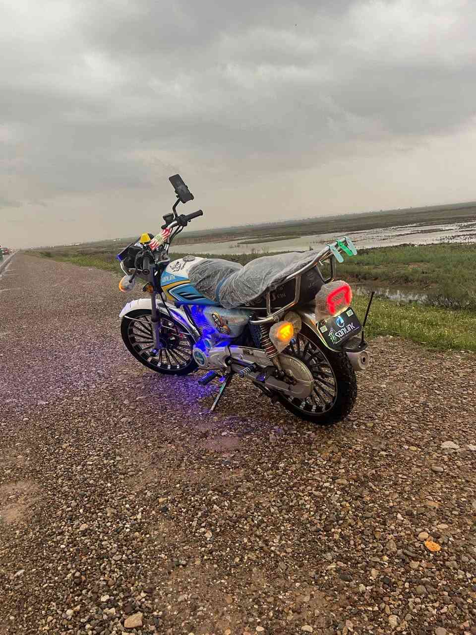 سلام عليكم ، دراجه للبيع مثل ما واضحه بصورها مابيها كل نقص .
موديله 24-- نازله ب25  
مكينة 150 مكفوله كفاله عامه 
دراجه مابيها كل نقص .  

الاستفسار اكثر ***********
