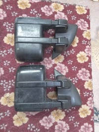 للبيع زوج مرايات فورد 2008 سعرهن ٧٥ الف  العنوان بغداد مدينة الصدر  07...