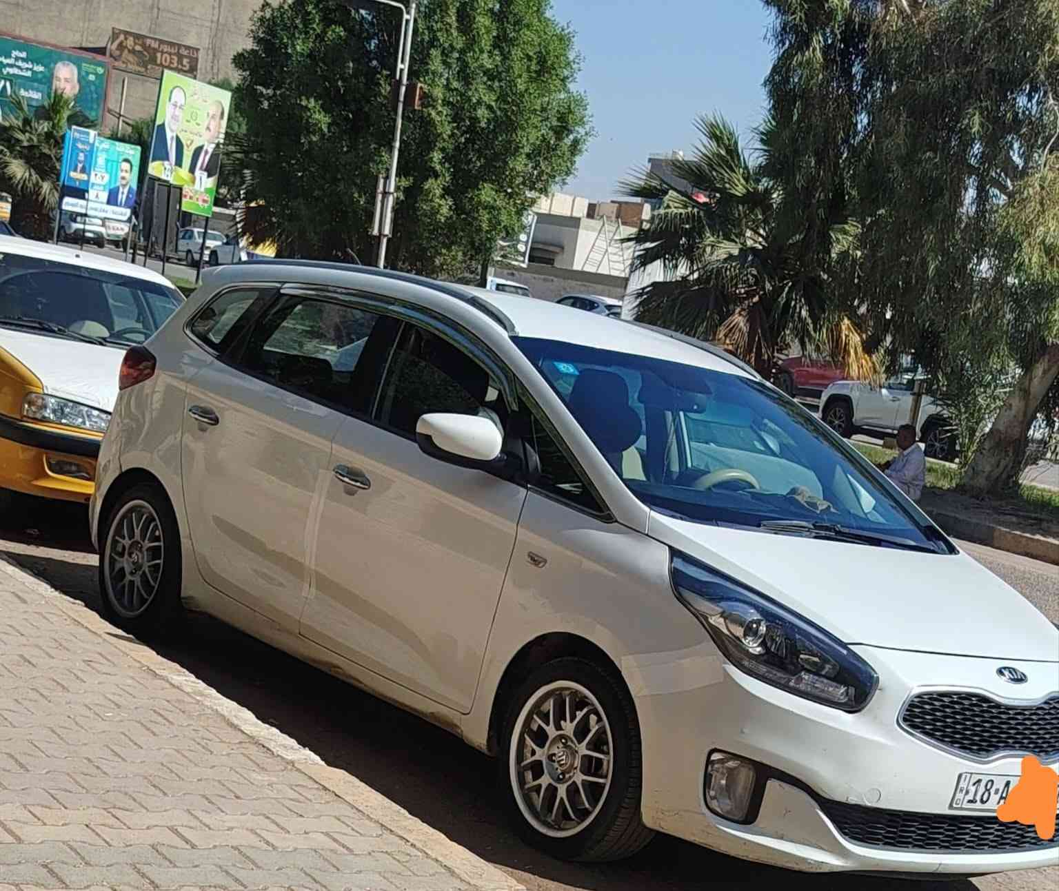 كيا كارنز موديل 2014  باسمي هزه فحص جديد ابيض اللون  7 راكب محرك 2000 دوش خليجيه مكفوله  كير محرك شرط بدون قتح وضع الوكاله من الصبغ والتبديل بيه بارد بارد وضرر ظوسه عكس سائق  تدفئه تبريد حساسات ستيرن شاشه وكامره وحساس خلفي طخم تاير  ..لايت كشاف ماشيه 180 السياره جاهزه من كل نقص  السعر 140 وبيه مجال حك العمله الاتصال*********** ديوانية, القادسية
