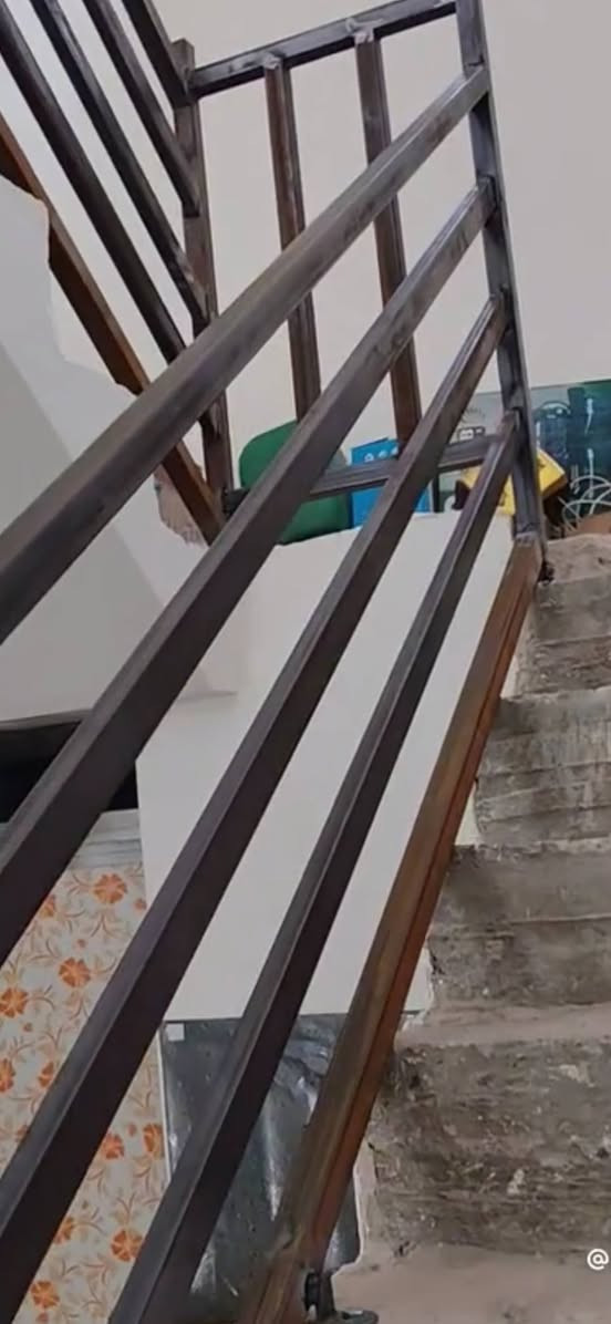 سلام عليكم حسين حداد لكافة انواع حداده جملونات ديكورات محجرات دارج مراجيح بيبان کتایب للتفسار خاص او واتساب *********** @
