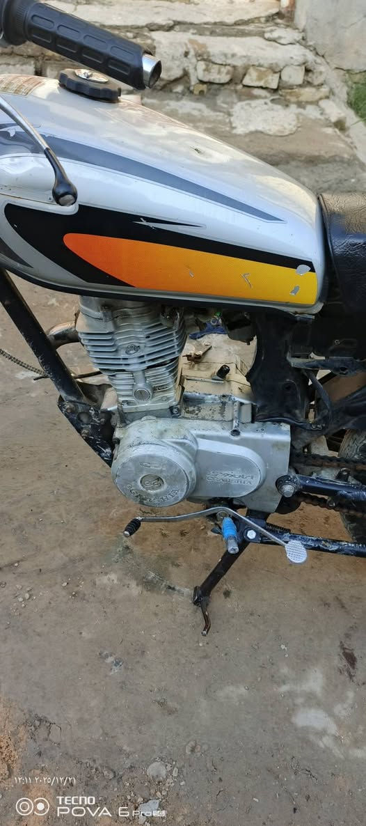 دراجه ايراني نخسلت وطفت  السعر ٢٥٠ وبيه مجال البكان بغداد الشعب السريدات الرقم *********** بغداد, العراق
