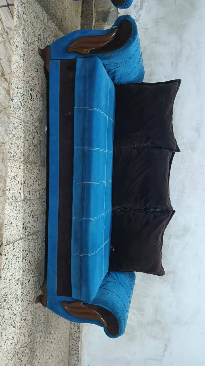 تخم 7 مقعد💺 نضيف اخو جديد أي ضرر مابي خشب بلوك تسكام سعر ,175, بي مجال مكان لبياع *********** يوجد واتساب
