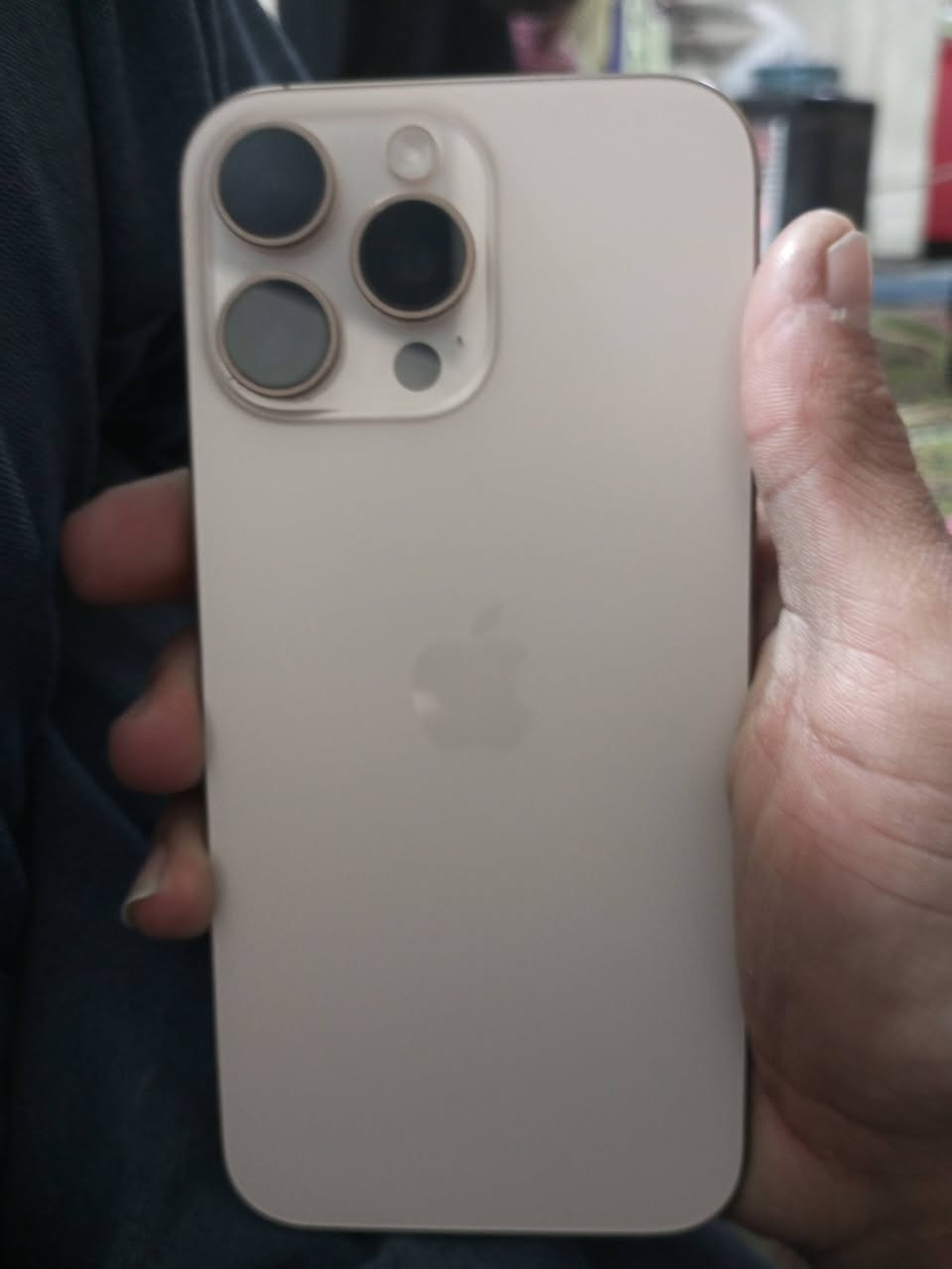 سلام عليكم ايفون 16 برو ماكس شركه ماستر 
عراضه ويا الكارتون مالته موجوده ماستر اكرر
ذاكره 256 بطاريه 99 بلاديه لا مفتوح ولا مصلح
السعر مليون و 1450 عنواني بغداد
مدينه الصدر الهاتف ***********
