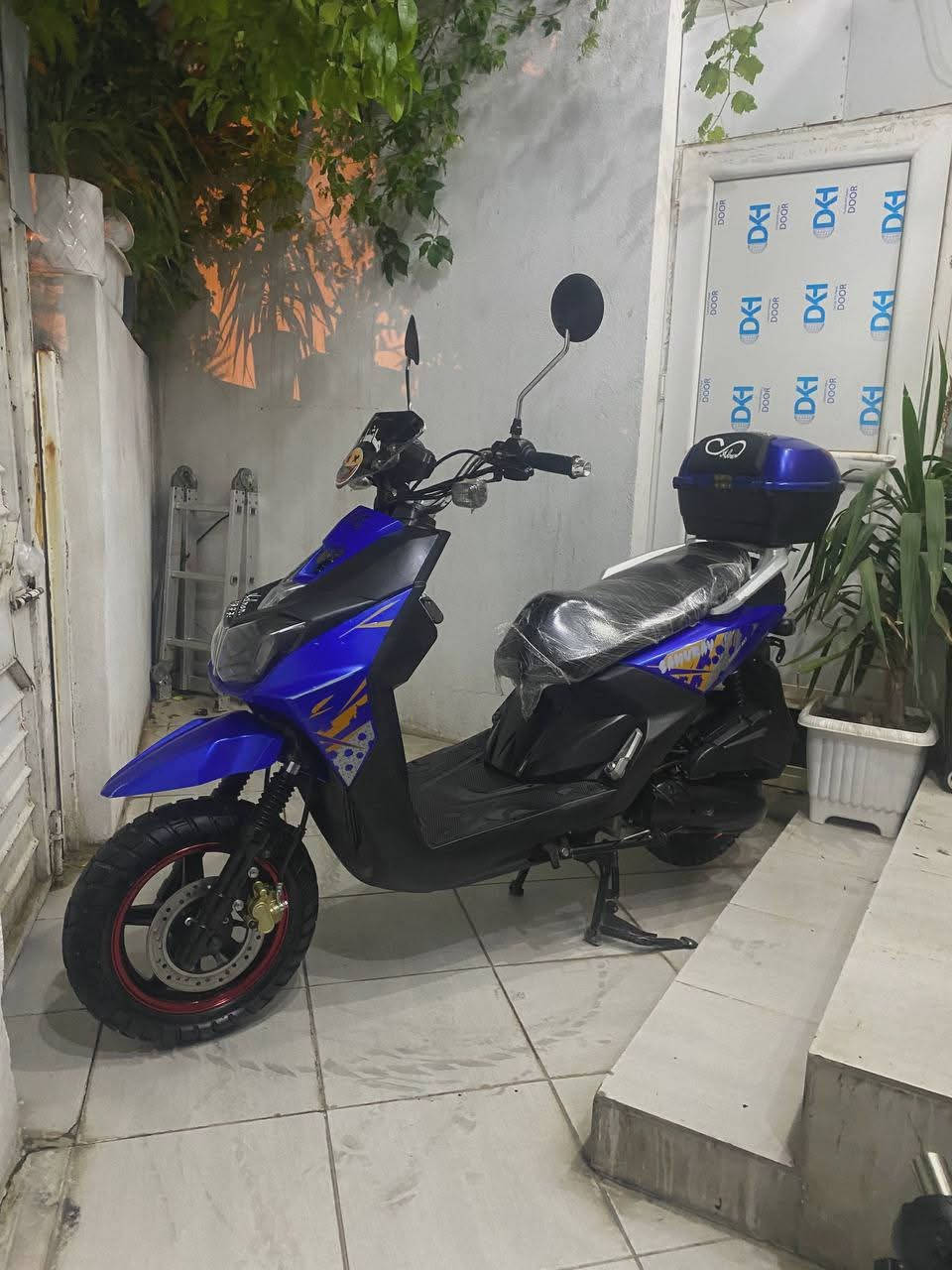السلام عليكم للبيع سكنس ساموراي جبلي 2024 الدراجه 125cc مطلعها زیروو ماشيه 11 الف فقط منفيست اوراق وعقد الشراء موجود 
كفاله عامه من كلشي الدراجه مكينه اكسل كلجات كبس سبانه ماممدود عليها برغي واحد مامفتوح كله عل بلاد كفاله عامه حتە من الشخط كلشي شغال وبلادي بصمه تشغيل عن بعد لايت اماي عدسه وزنون شاشه الكتروني ويل وتايرات جبلي حجم كبير دبلات جبلي حجم كبير سكان منفصل الدراجه كهربائيات كلها شغاله الدراجه ماملعوب بيها عل بلاد ومابيها نقص
 السعر 750الف وبيها مجال المكان سليمانيه بكرجو تازه ***********
