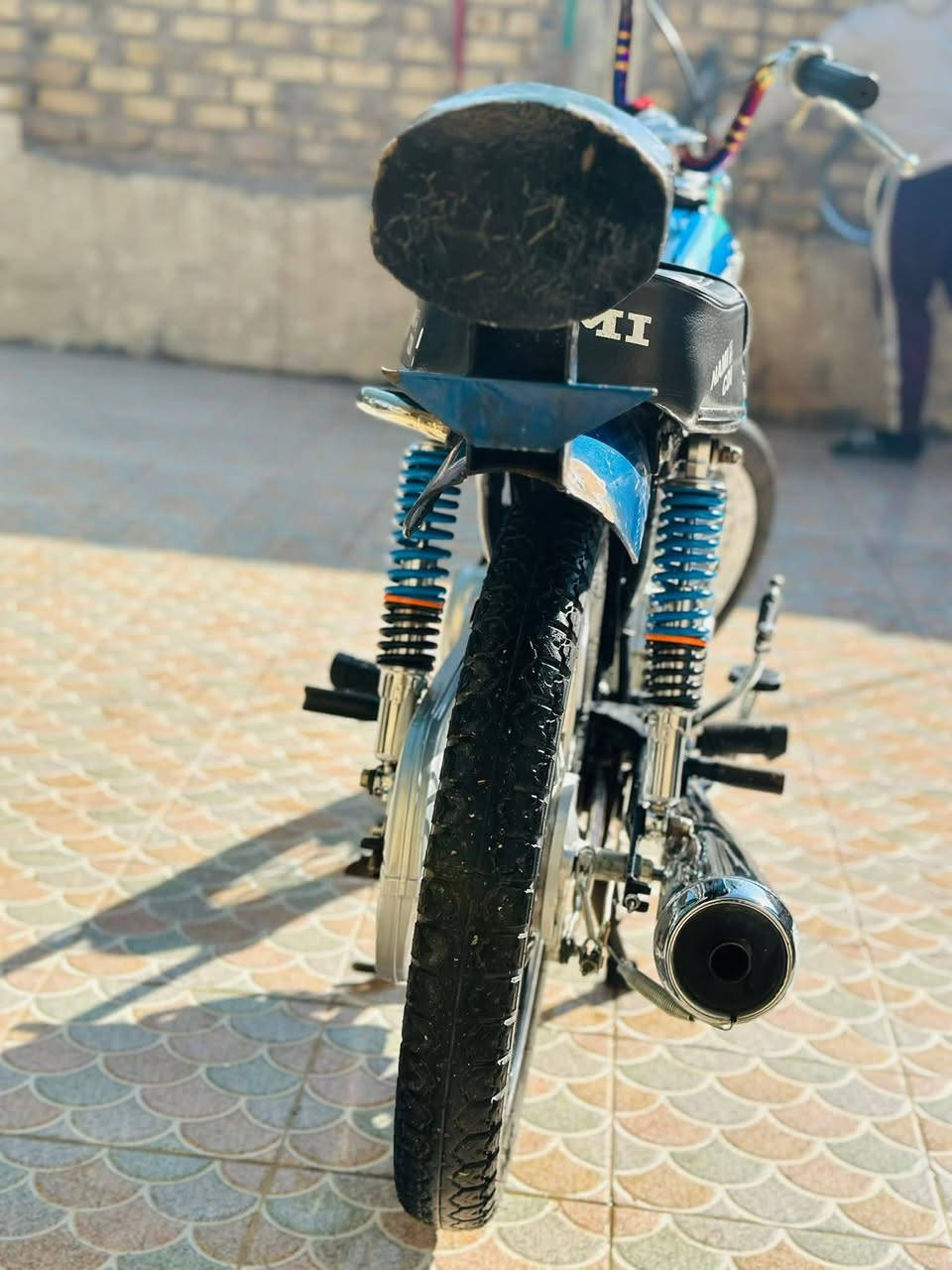 السلام عليكم 
تعميره نامه حربي 25 
الشاصي ارشا 22 اوراق اصولي 
هاي نضافه الدراجه كدام عينك 
رقمي ***********
