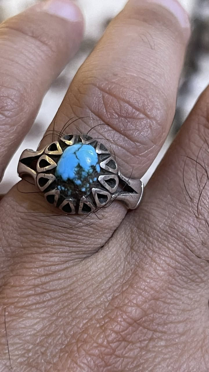 سلام عليكم كلمن سعرة *********** اوخاص ماتواجد دائما بلفيس يعني بلتعليق معدي مجال انطي سعر خاص اوت
