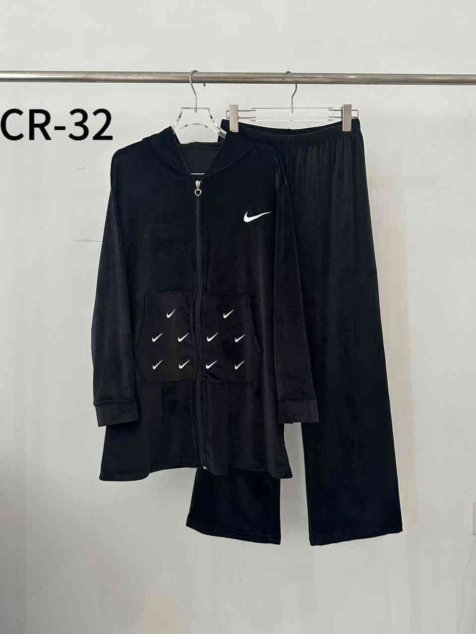 تراك نسائي خامه قديفه مخمل سعر الدرزن 96 الف
للتواصل عبر الواتس اب ***********
