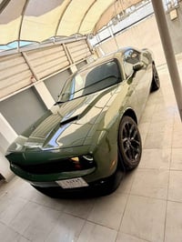 جالنجر 2021 رقم بغداد   V6 3600   السيارة داخلة بدون حادث  وبدون ايربا...