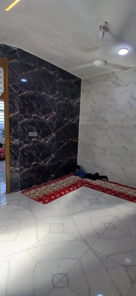 🏠دار للبيع 🏠.          طابو صرف
المساحة ::150 م /الواجهية 7 ونص م /النزال 20 م 

📍موقع الدار :: ابي غرق حي المرتضى  

🚫الطابق واحد  ::مطبخ /هول / صالة / / مناور /  غرفتين نوم 
السعر 100وقابل للتفاوض 
————————————————-
للاستفسار مراسلة الصفحه 
او الاتصال على الارقام 

                  ***********
———————————————— 
                
                     
📍 عنوان المكتب - ابي غرق  بدايت شارع الامام مكتب الثقه
