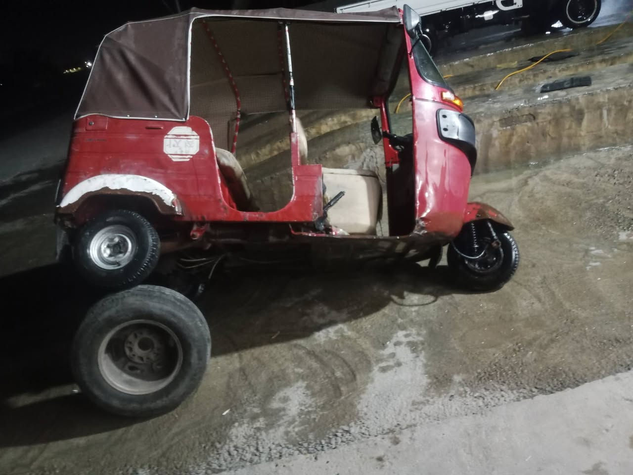 17 شهر 12 بلاديه بدون صبغ أو معجون الدوس الجوه السائق معمره فقط الباقي بلادي.
السعر اربعه وسبعميه قفل 
رقم أنكليزي بسمي


**إذا كنت صاحب هذا الإعلان وتريد حذفه لأي سبب، رجاءا أرسل رسالة إلى الدعم الفني**