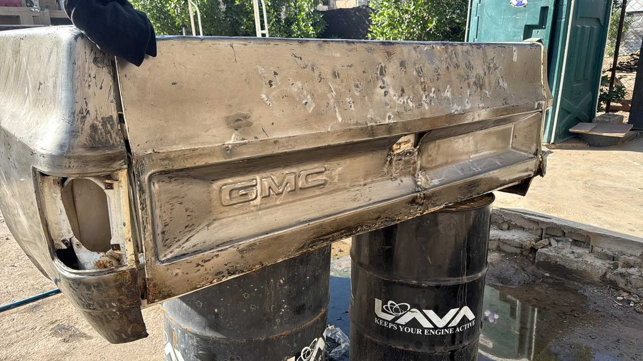 بدي مصفح عدل بلادي c10 للبيع
بدون تاكسد 
بابتين بانزين بلادي 
بدي وارد 
باب بدي بيه ملاحظات ويه باب اضافي 
للمعلومات ***********
مكان بغداد
