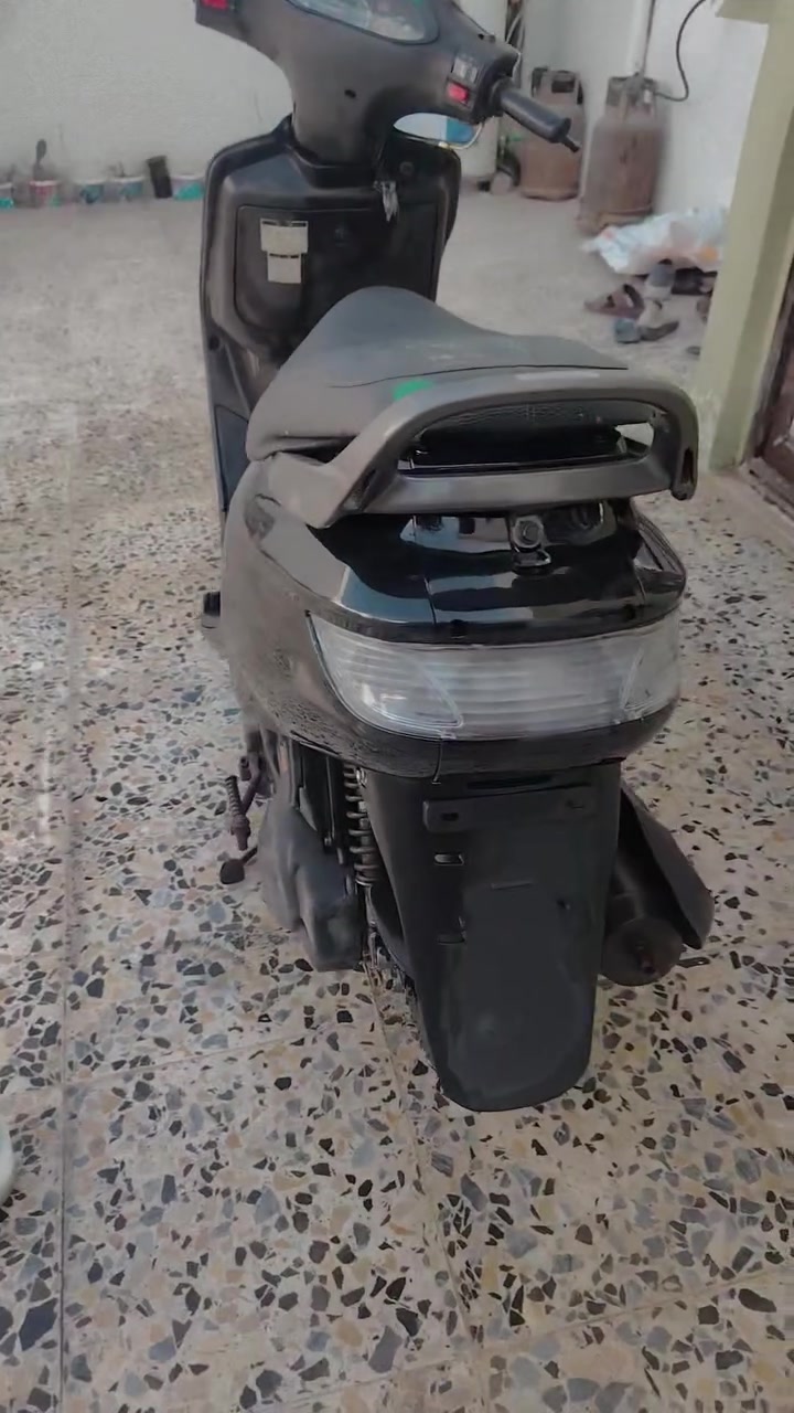 سلام عليكم دراجه فراشه للبيع
برغي.ما مفتوح. بيه بلاديه
فقط الباتري. كاعد 
اول هندر تشتغل طبيعي
بلقبق مالت المروحه البرغي فالت مجرد خرخشه بصيطه تشدله فقط برغي. 
مكاني النجف مزارع ميسان 
السعر واتساب ***********
