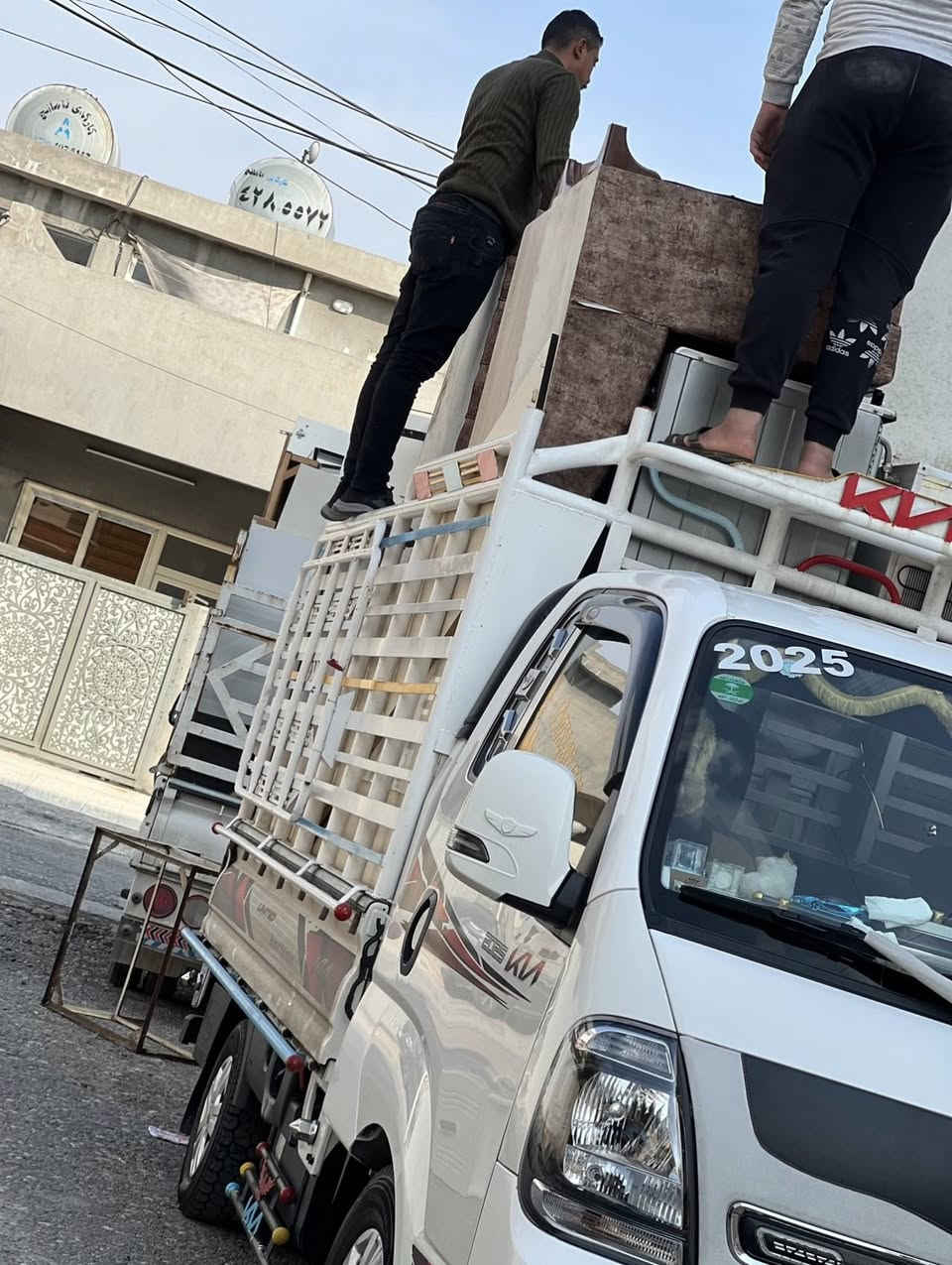 نفليات الثقة : خدمات نقل احترافية من أربيل إلى جميع المحافظات. نوفر كادر متخصص لنقل الأثاث، فك وتركيب، وتغليف. نحن الأفضل لخدمتكم. نقليات الثقة 
فقط اتصل على الرقم 
***********//***********واتساب 
لنقل جميع أنواع الحمولات
