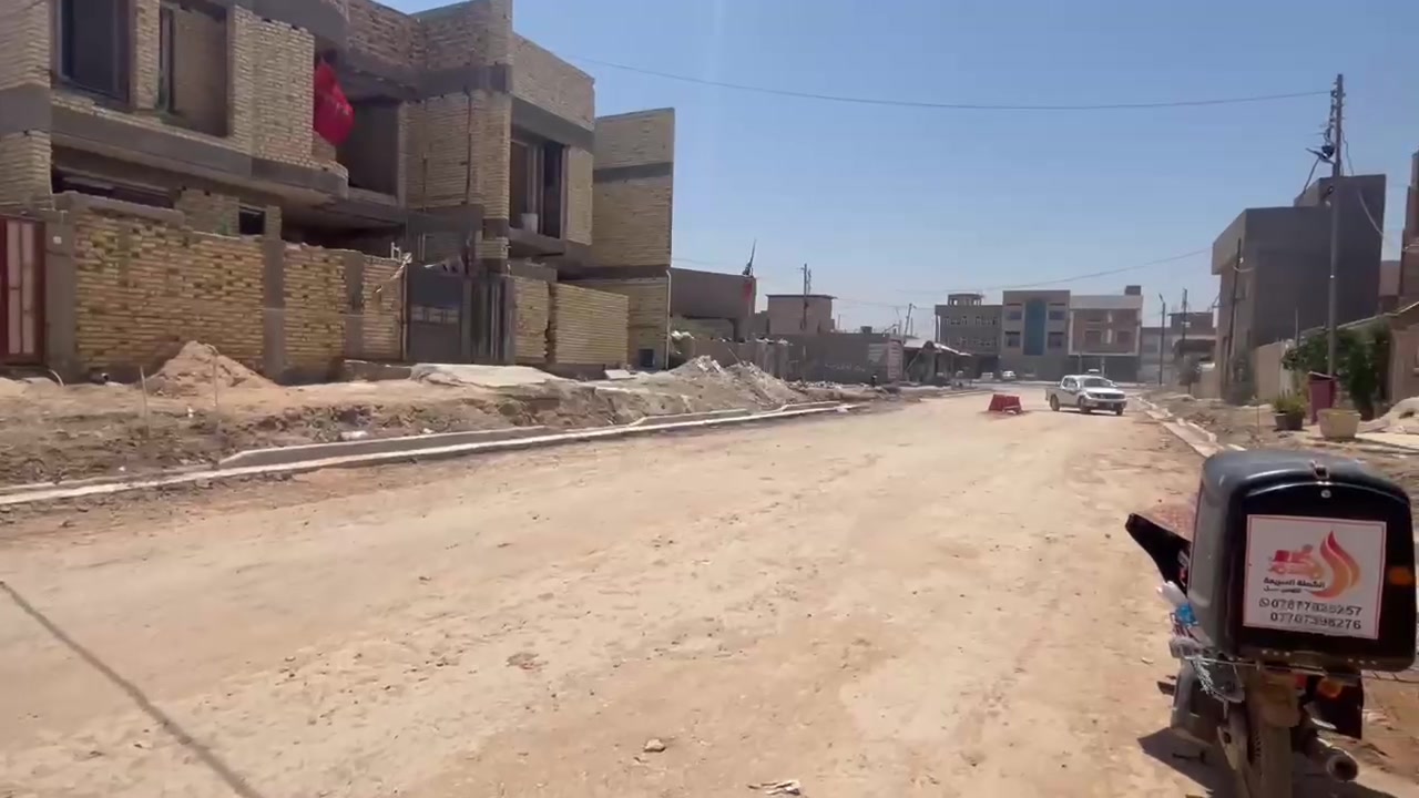 فرصة لا تُعوّض – دار للبيع في موقع مميز بحي الأكرمين 🏡
للبيع دار سكنية مساحة 200م في حي الأكرمين الثانية، بموقع  قريب جدًا من شارع 80 التجاري، أحد أهم الشوارع الحيوية في المنطقة.
✅ شارع بعرض 20 متر تجاري
✅ متوفر جميع الخدمات ( جاري العمل بالتبليط والارصفة حالياً) 
✅ موقع هادئ وقريب من الأسواق والمدارس والخدمات
✅ مناسب للسكن العائلي أو للاستثمار المستقبلي، مع قيمة عقارية مرشحة للارتفاع.
إذا كنت تبحث عن موقع يجمع بين الراحة وسهولة الوصول وقربه من المنطقة التجارية، فهذه فرصة تستحق الاهتمام.
📞 للاستفسار أو تحديد موعد للمعاينة، يرجى التواصل على الرقم: (***********).
