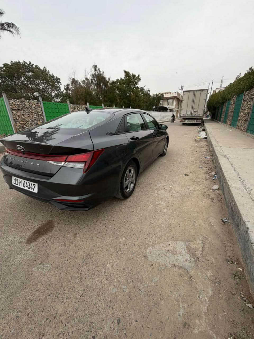 السلام عليكم
النترا وارد امريكي موديل ٢١ 
بجم كبس 
فول مواصفات ماعدة السلايد
بصمة 
كار بلي
شاشة دجتل
حساسات امامية وخلفية
كامرة 
بصمة ابواب
وبعد باقي مواصفاتها المعروفة
سيارة كلش نظيفة وحلوة ع ايدي شتدلها زوج تايرات جدد
سونارها موظح بالصورة امسوي يم المندلاوي 
كير محرك صدر تبريد خير من الله
سعرها ١٢٥
مكاانها بغداد جديدة 
للاستفسار ***********
