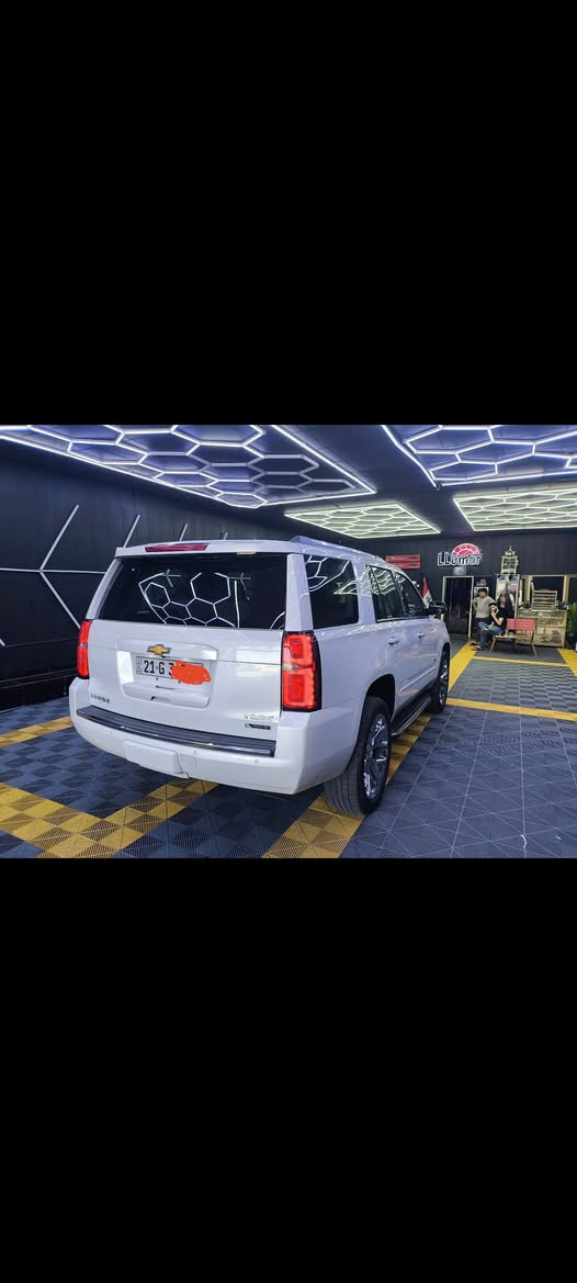 تاهو خليجي مكفولة موديل 2018  برايمر سيارة جديدة على وضع الشركة 
ماشية 106 الف كيلو متر . رقم سليمانية .مكان السيارة البصرة والسيارة بااسمي تحويل ثاني يوم 
مواصفات 
فتحة سلايت رف 
رادار أمامي + جانبي 
دواخل جلد قرميدي المفضل 
-كشنات تدفئة وتبريد
-اشارات ترحيب بالابواب
-بصمة تشغيل والأبواب 
-كانرة خلفية دواره 
-تحكم بدواسة البريك كهربائيا من الداخل+ تحكم باأنارة الداخل 
-اشارات جانبية بالمراية +صندوق كهرباء + كروس سرعة +اشترت كهرباء 
-تدفئة استيرن
-  5   بصمات 
-داتة شو
-فور ويل + ويل 22 الشكل المرغوب 
-حساسات أمامية + خلفية 
- تثبيت سرعة + تشغيل عن بعد 
-ثلاجة + مراية شفط 
-كشن السائق رجاج عنده الخروج عن المسار 
- كراسي الخلفية كهرباء
مواصفات البرايمر معروفة 
مكان السياره البصرة 
السعر  398
رقم التلفون ***********
