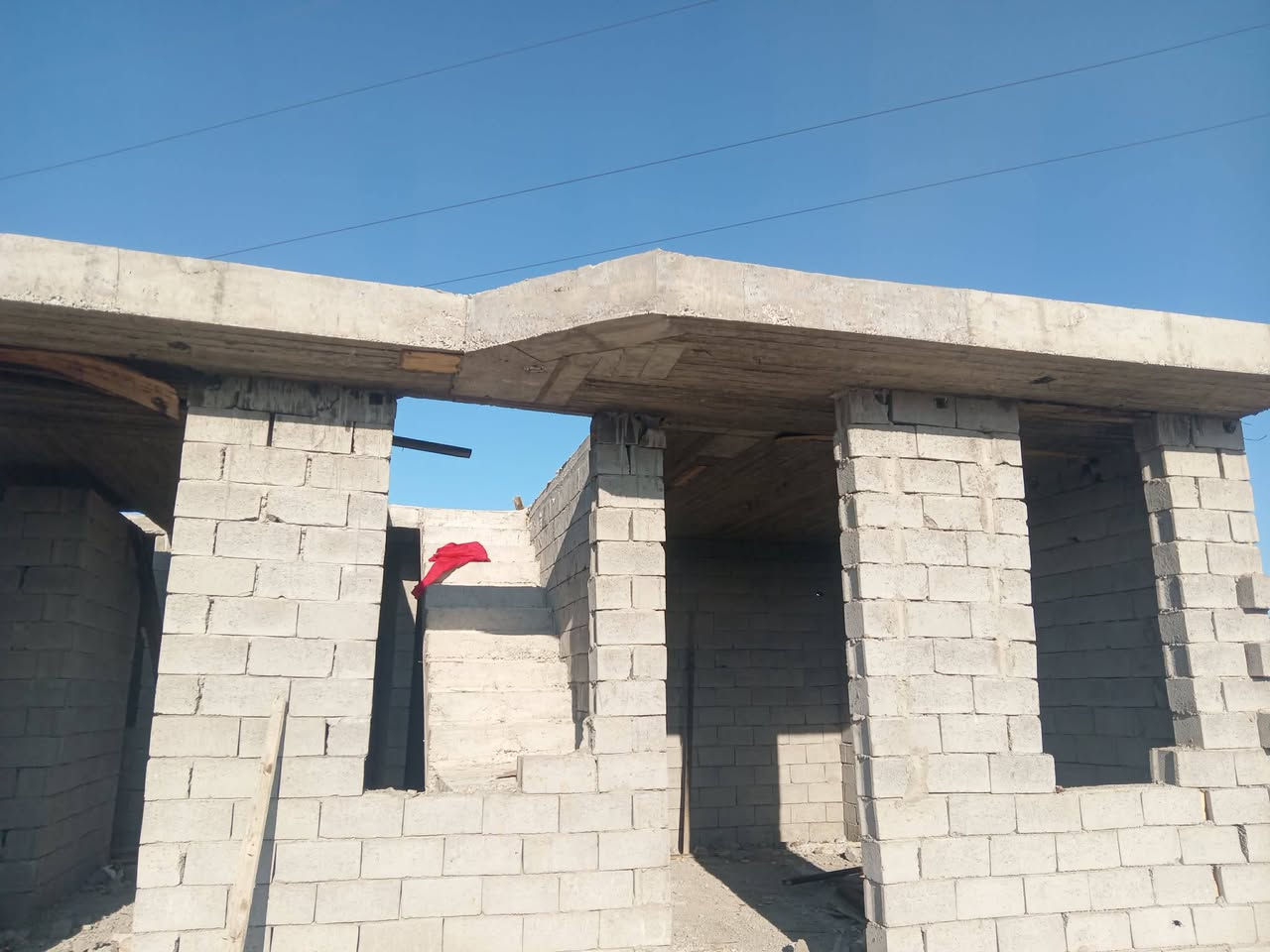 السلام عليكم 
دار للبيع في حي الجوادين شارع النفط قيد الإنشاء، مكون من غرفتين وصاله واستقبال ومطبخ
وصحيات
موقع مرتب
تبعد عن الشارع السايدين 100 متر
السعر 18 قفل
الاستفسار الاتصال على الرقم التالي 
*********** متوفر واتساب أيضا
