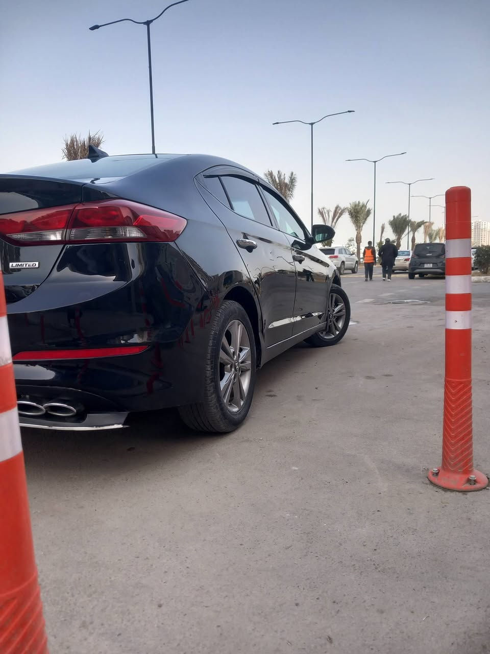 سلام عليكم النترا مديل 2017 السيارة فول لمتد 3 انضمه قيادة رادرات كشنات تدفئه تبريد السيارة فول ميحتاج اذكر مواصفات حادثهة خلفي السيارة ليبل واحد مبدل فقط حوض السبير مثل مموضح بصورة بدون ايرباك ماشيه 90 مكان السيارة حي الجهاد قرب مجمع السلام السعر 118 وبيهة مجال صور الحادث مرفقه *********** متوفر واتس خاص ما اجاوب
