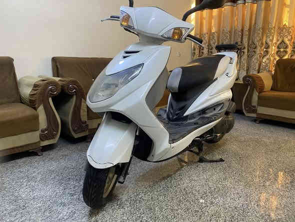 سلام عليكم دراجه للبيع سكنس فحل ياباني نوزل خطين قبق نفخ استان كهربائي ماشيه ٢٩ الف دراجه جديده صارلهه ٦ اشهر نازله من الرنبه بعده بحاله الوكاله السعر مليون ١٥٠ او بيهه مجال للطيبين مكان بغداد الدوره الاتصال ***********متوفر واتساب عل فيس ما متواجد
