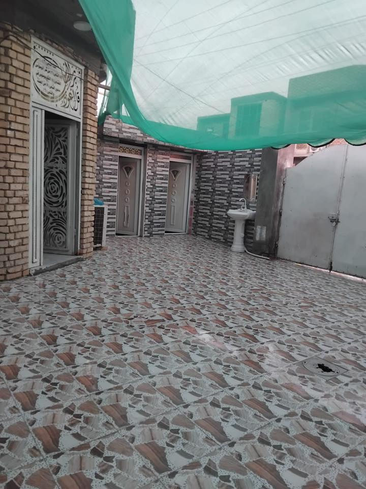 سلام عليكم بيت بالإسكان الصناعي نزله ابو فياض بيت زراعي مساحته 210 نظيف وبناء جديد السعر 135 وبيك مجال 

للتواصل / ***********
