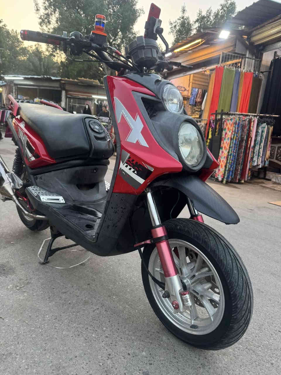 لام عليكم  سكني جبلي نضافه 100/100  اي نقص ما بيه كلشي شغال كفاله اوراق الرمبة موجوده صار شهر من منزله جيب وياك 10فيتريه وتعال الدراجه وكالة الدراجة مزوده خارج فقط مكينة برغي ما مفتوحه الكفرات ختم واحد ويه المكينه ولتزويد اموضح بل صور المكان بغداد الغزالية شارع الضغط للستفسار على الرقم ***********
