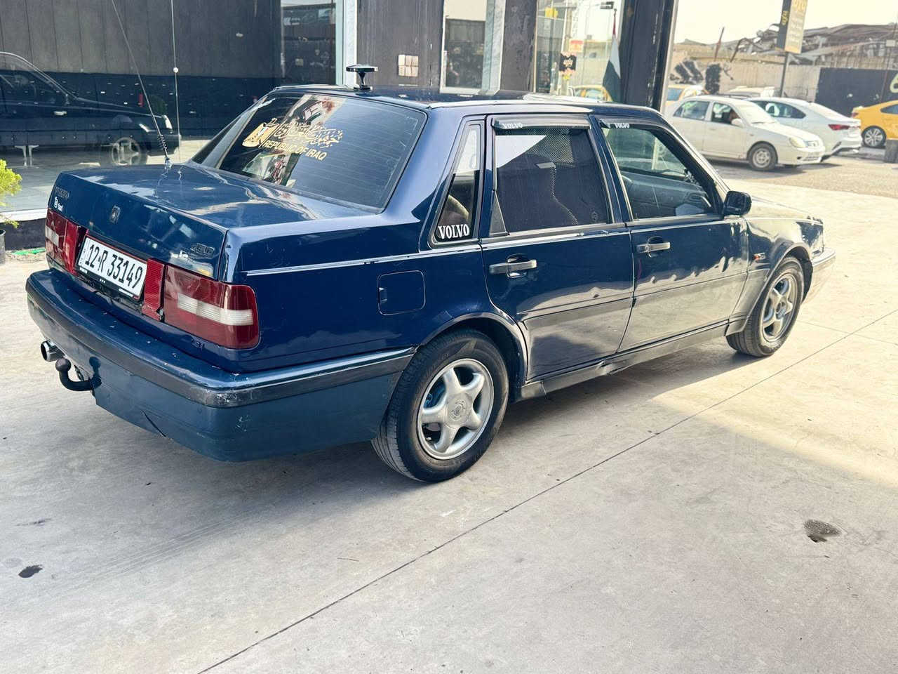 VOLVO للبيع 
موديل 1995
حجم460
مكينه جديده مال كصه
تخم جديد 
تخم تايرات جديد 
كاربون بنزين 
 داخلها حيل نضيف 
صبغ البيها دوائر ودوسات 
وبوند وصندوك 

***********
***********

