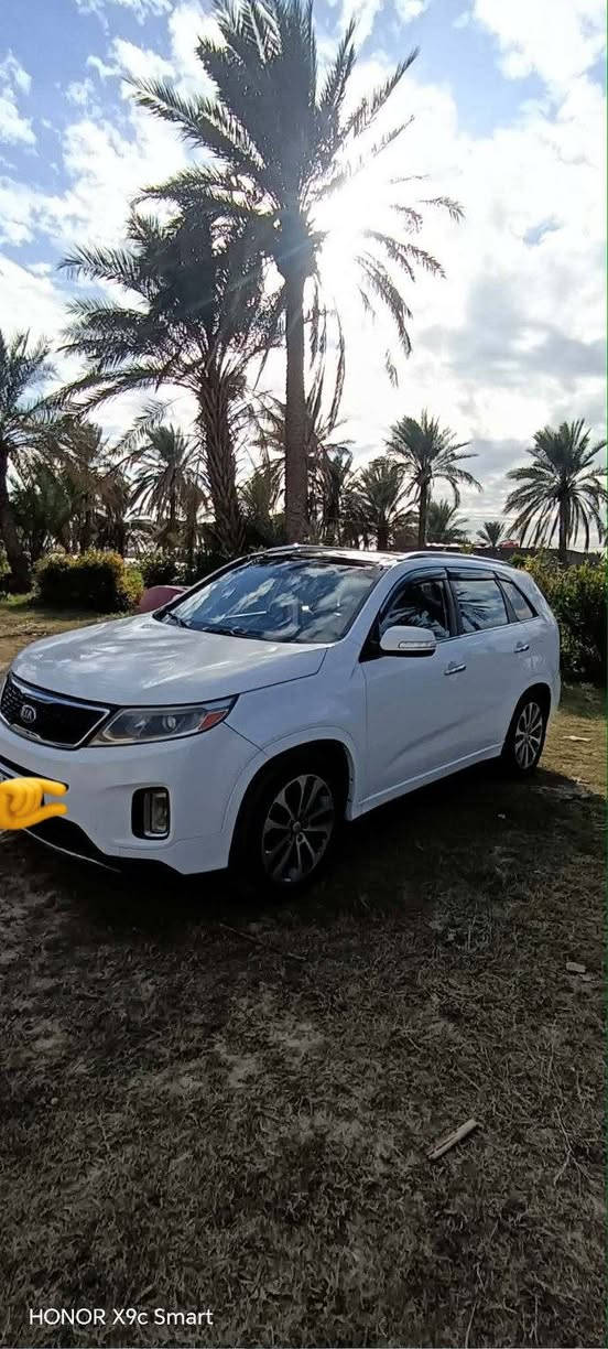 سلام عليكم 
سورنتور موديل 2014 امريكي
السياره بيه قطع صبغ ابيع حزام 
رقم بغداد باسمي شخصيا
فول 1/1
محرك 6V سته سلندر 
بنوراما
اشاير بل مري 
بصمه تشغيل 
7 راكب
بصمه ابواب
كشنات كهرباء 
باقي مواصفات الفول معروفه 
كير محرك ما مفتوح 
مكان السياره بابل ورديه خارج 
السياره معروضه 152 وبيه مجال قليل جدا 
***********
***********
