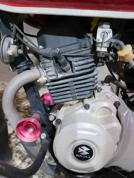 دراجه للبيع بوكسر موديل ٢٣ رقم و سنويه نكيلزي دراجه مضمومه الله شاهد بسعر ٢و٨٠٠وبيه مجال شي قليل حك جيه رقم ***********
