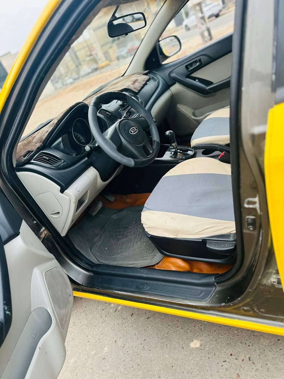 السعر 86 الاستفسار *********** كيه سيراتو خليجي مكفوله كفاله عامه من ضربه وتبديل مكينه وكيرحداديه تخم تاير تبريد ثلج السياره جديده بمعنه الكلمه السياره رقم بصره مشروع وطني السنويه ستوهه مجدد مصفره هيه وغرامات مكان السياره كربلاء كربلاء, العراق
