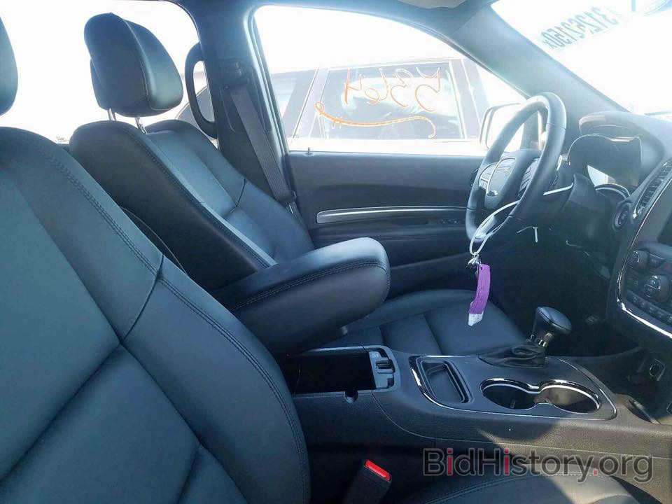 السلام عليكم  السياره موديل 20 الفئه جي تي فول مواصفات حساس امامي خلفي اشاره بالمري كشنات منفصله السياره مبدل بيها موضح بالصوره   السياره مفتوح محركها وشادي لها بساتم 14 سعر السياره شده و80 وبيها مجال شيء بسيط مكان بغداد حي ور رقم ابو سياره ***********
