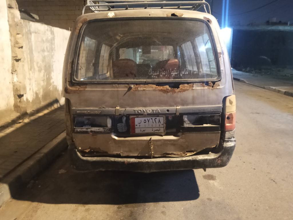 السلام عليكم سياره البيع الموديل 1990محرك ونجي 6 سلندر كير وتماتيك خير من الله كهربائية نص ونص يشتقلن حداد ه حلوه  رقم بصره سنويه صقطه راعيه موجود ماوصله مكان السيارة بصره حي المهندسين الغبله السعر 12 وبيها قليل رقم الهاتف *********** البصرة, العراق
