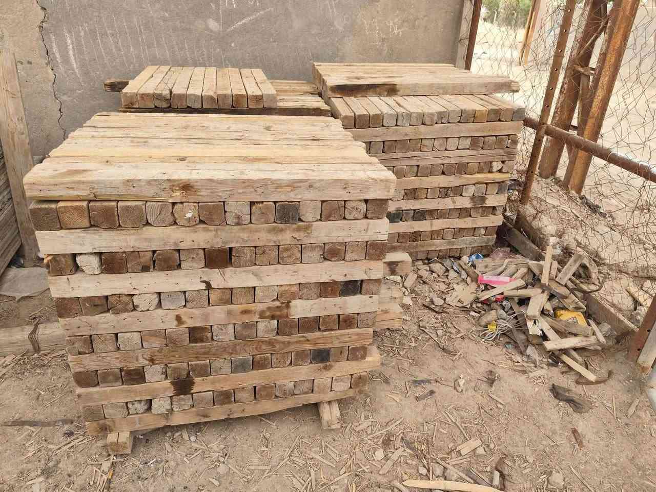 سير طول مترو٢٠ +متر و٣٠ نضيف جدا للبيع العنوان بابل هاتف ***********
