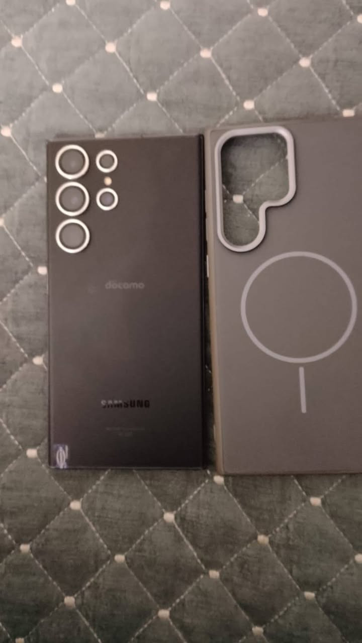 السلام عليكم شباب سامسونك اس ٢٣ الترا النسخة اليابانيه لون اسود ذاكرة ٥١٢ عشوائية ١٢ الجهاز كامل وكفول من الشخط وكارتونته ويا موجودة للتوضيح عن النسخه اليابانيه تجي اختلافها عن النسخه العالمية فقط بالايموجيات تكدر تنزل تطبيق zfont وتحولها الى ايموجيات سامسونك او ايفون .. السعر ٧٥٠ وبيي مجال قليل للشراي العنوان بغداد
هاتف ***********
