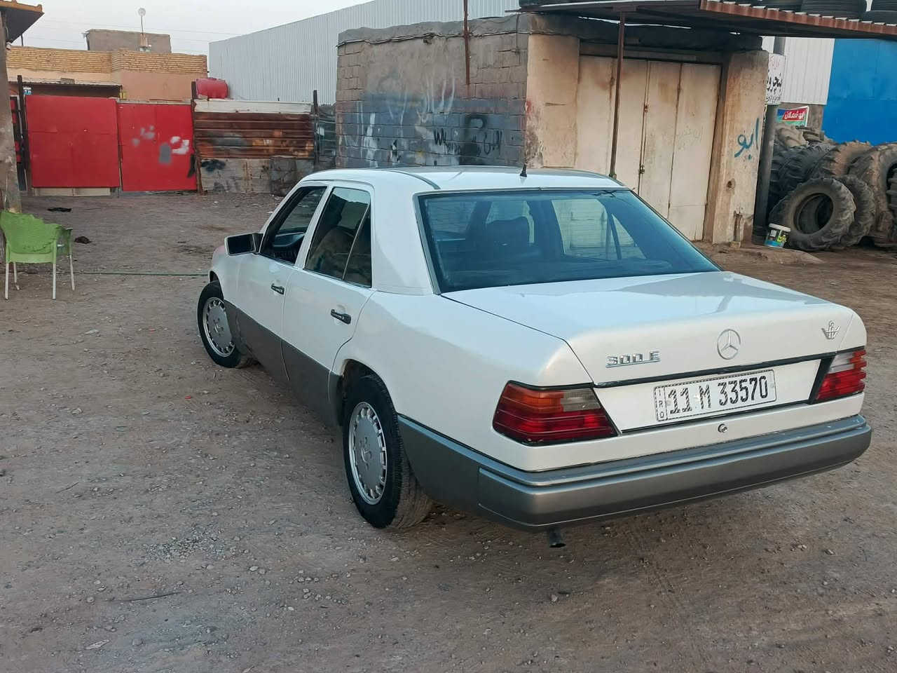 السلام عليكم مارسيدس دب  موديل91 السياره خير من الله تبريد ثلج  غرفته جديده  مكينه كير ياباني 3000سنتر لوك حداديه تخم تاير جديد   رقم بغداد باسمي  السعر 50وبي مجال *********** عنوان بابل شوملي
