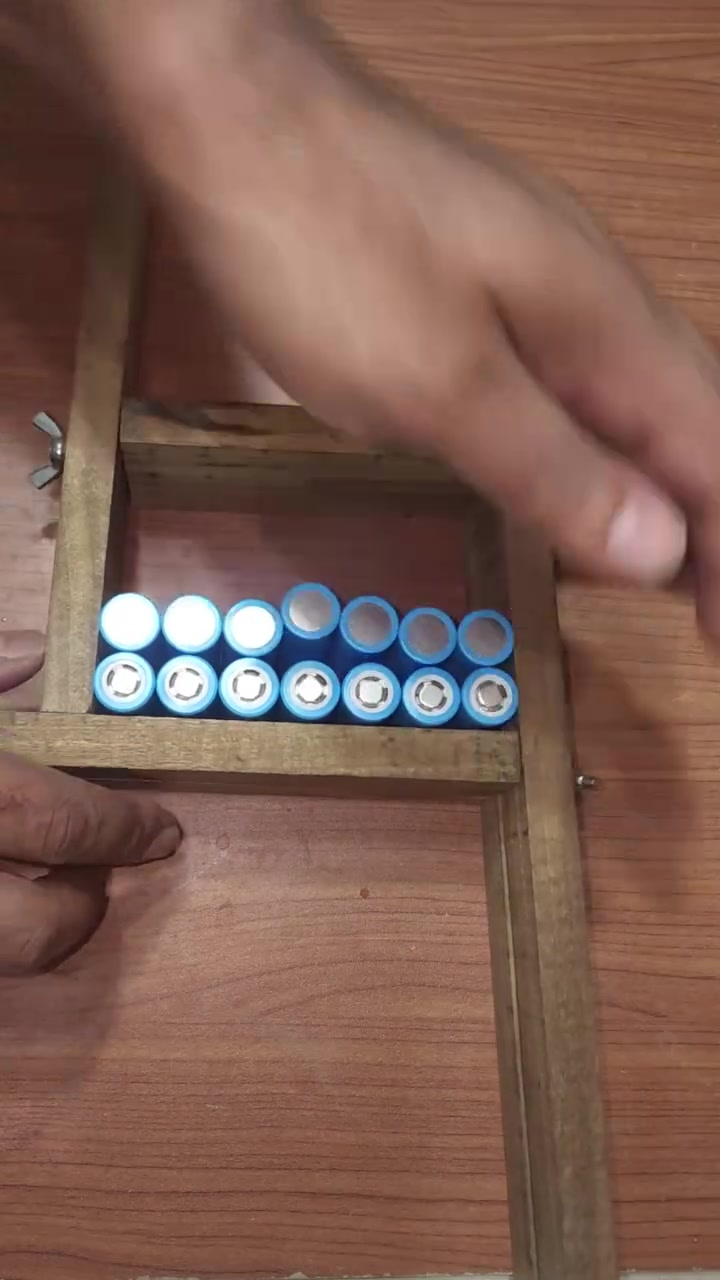 DIY lithium battery pack 12v 20A 🔋🪫🔋🪫🔋🪫 
#lithiumpower #lithiumbatteries #lithiumbattery #diyprojects #ليثيوم #diyhome


**إذا كنت صاحب هذا الإعلان وتريد حذفه لأي سبب، رجاءا أرسل رسالة إلى الدعم الفني**