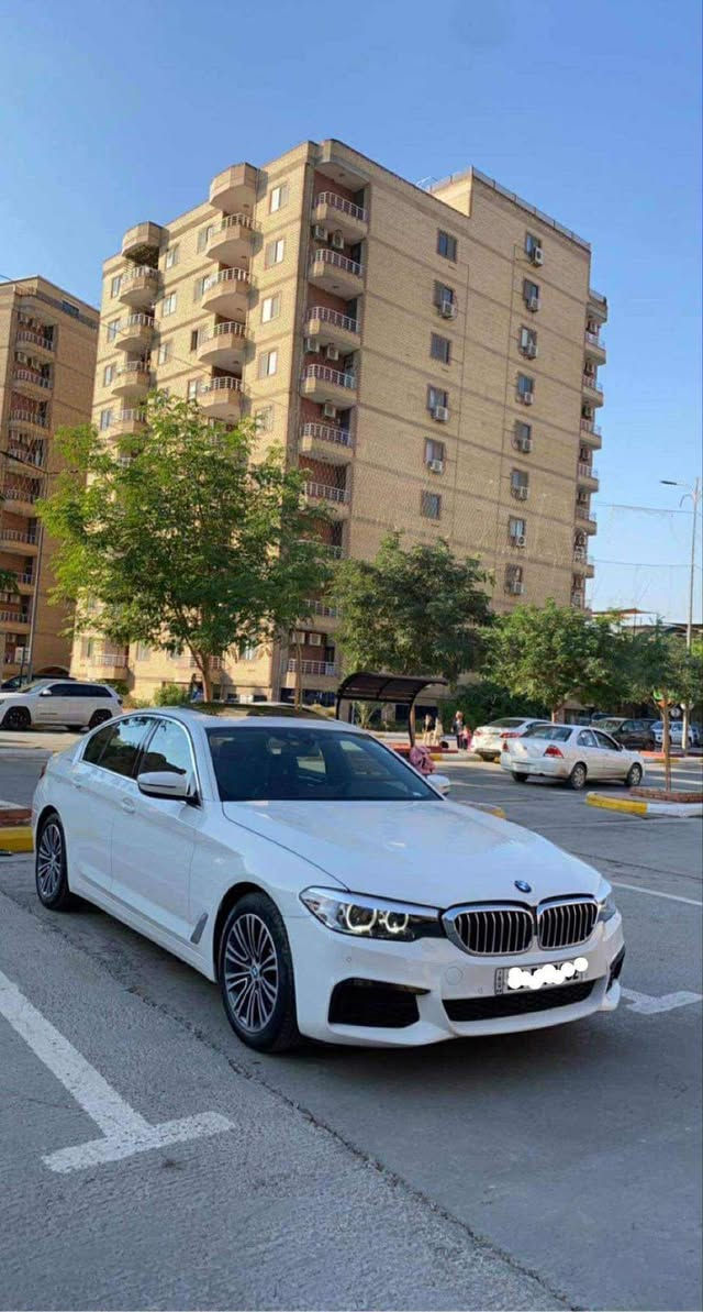 السعر 28500 الف دولار
BMW 530 
نـوع الـسـيـارة : BMW
سـنـة الـصـنـع : 2020
نـوع الـمـحـرك : بنزين كامل
سعة المحرك : 2000
Turbo
صندوق السرعات : اوتوماتيك
قياس الإطارات : 19 انش
⚠️الـمـواصـفـات الـتـكـنـولـوجـيـة ⚠️
- شاشة عدادات ديجيتال
-  كاميرا خلفية
- نظام التشغيل الذكي
- نظام الدخول الذكي
- مانع تصادم
- مانع انزلاق
- تحذير تغيير المسار Lane Change Warning
- تحذير مغادرة المسار Lane Departure Warning
- تحذير من الاصطدام الأمامي - Front Collision Warning
- هاند بريك كهربائي ( AUTO HOLD  )
- اوامر صوتية للتحكم بالسيارة 
- نظام التحكم بالشاشة والصوت من خلال حركة اليد 
- نظام ملاحة
- عدة أنظمة قيادة: Sport / Comfort / ECO PRO
- حساس النقاط العمياء - Blind Spot Sensor
- تحذير السرعة Speed Warning
⚠️الـمـواصـفـات الـخـارجـيـة ⚠️
- اطارات المنيوم 19 انش
- اضاءة امامية LED
- اضاءة نهارية LED
- حساسات امامية وخلفية
- نظام الضوء النهاري
- فتحة سقف  
- مرايا كهربائية قابلة للطي
- حساسات امامية وخلفية
- حساسات مطر للمساحات
⚠️الـمـواصـفـات الـداخـلـيـة ⚠️
- مقاعد جلد 
- مقاعد كهربائيّة
- مكييف خلفي منفصل
- عجلة القيادة جلد
- ذاكرة للمقاعد 
- غيارات عالستيرنج - Steering Wheel Paddle Shifter
- مقاعد مدفأة 
- صندوق كهرباء 
- إضاءة ليد LED داخلية متعددة الألوان Ambient lighting
- ماوس للتحكم بالشاشة
- عتبات مضيئة بشعار BMW
- التحكم بالنظام السمعي من عجلة القيادة
- التحكم بتثبيت السرعه من عجلة القيادة
- منافذ للشحن امامية (USB) وخلفية (USB-C)
- نظام Apple CarPlay
- Wireless charger
- مكيف ذكي (Smart climate) 
⚠️نـظـام دفـع الـعـجـلات⚠️
- نظام الدفع الخلفي
للاستفسار
***********
