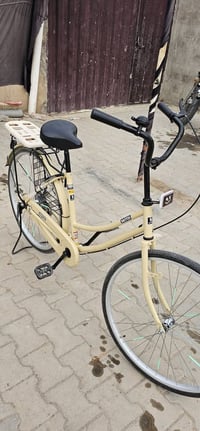 بايسكل سانوتس للبيع نضافته ١٠٠% مع غراضه كامله  للاستفسار واتساب 07862...