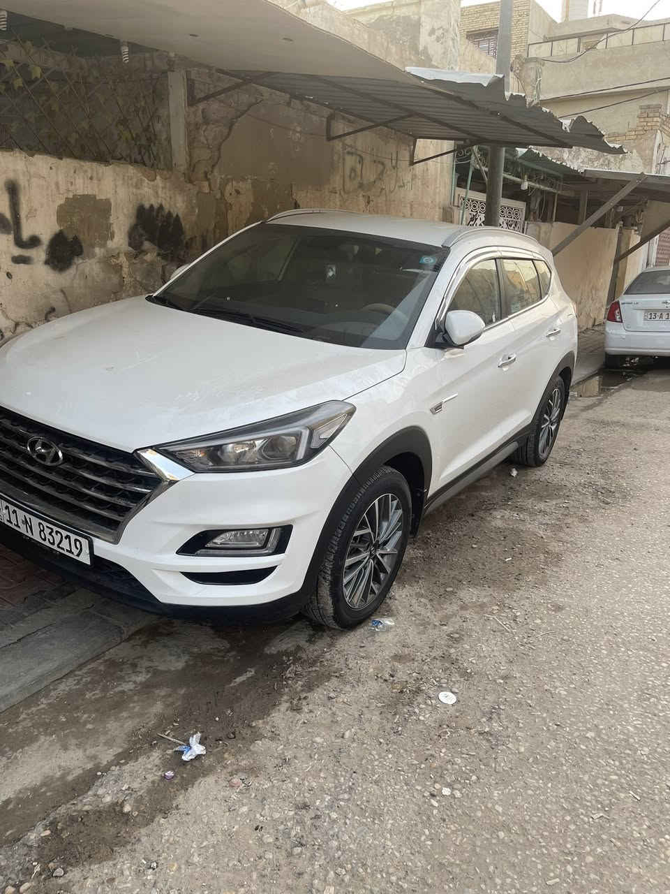 سلام عليكم توسان ٢٠٢٠  سيارة جديدة وجاهزة حيل مكينه كير حدايدة كفاله عامة حتى الدعامية كفاله من شخط ووجديدة وقبل سبوع سويت غرفتهة ب٤ ورقات ورقم بغداد انكليزي وحرة وبسمي 
السعر ٢١٥
الرقم :***********
