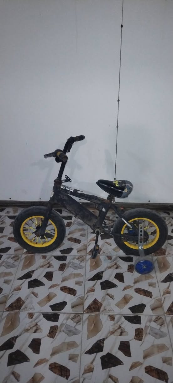 بايسكل للبيع حجم 12
ب25 الف
مكاني مجمع بن يقطين


**إذا كنت صاحب هذا الإعلان وتريد حذفه لأي سبب، رجاءا أرسل رسالة إلى الدعم الفني**